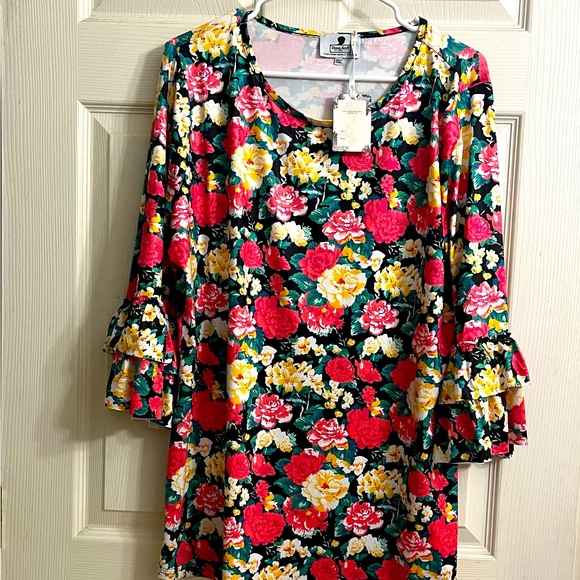 Dainty Jewells Tops - Dainty Jewells Floral Shirt